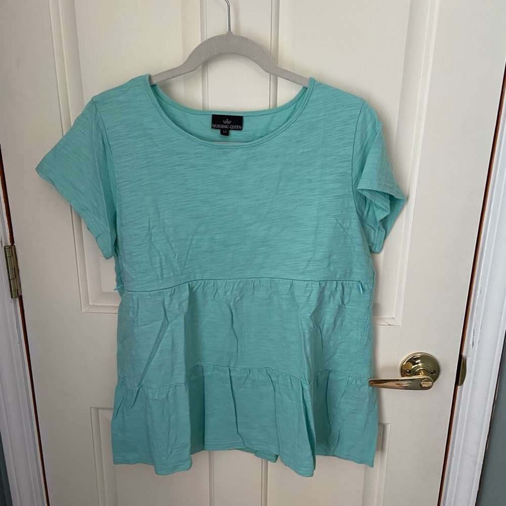 Nursing Queen nursing top with zipper access
